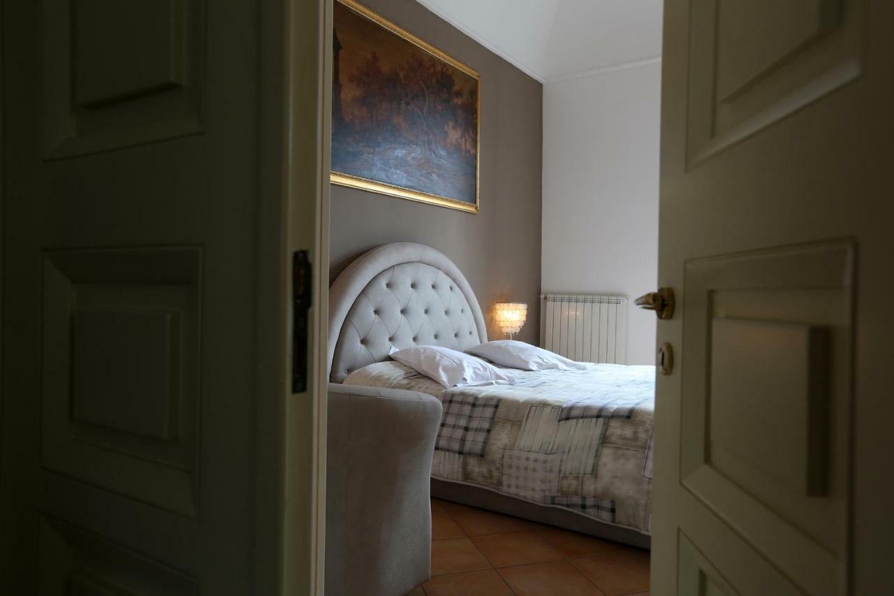 Ma Maison Caserta Luaran gambar