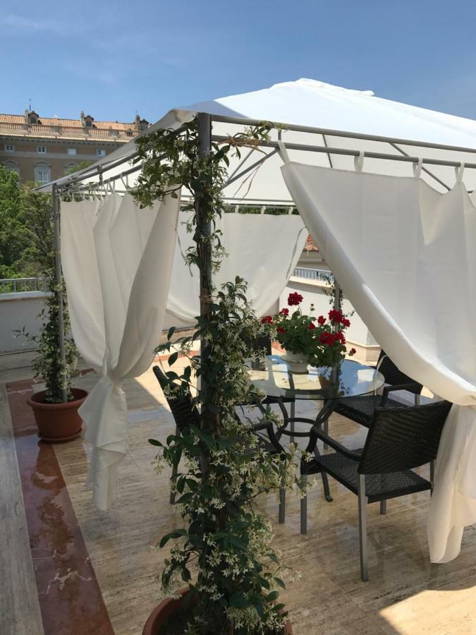 Ma Maison Caserta Luaran gambar
