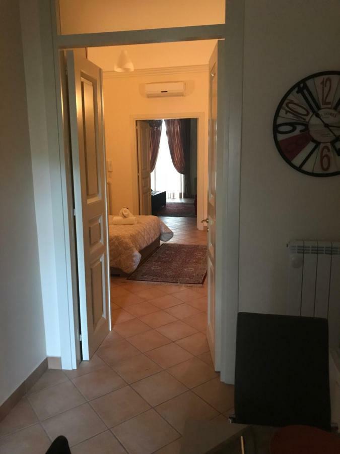 Ma Maison Caserta Luaran gambar